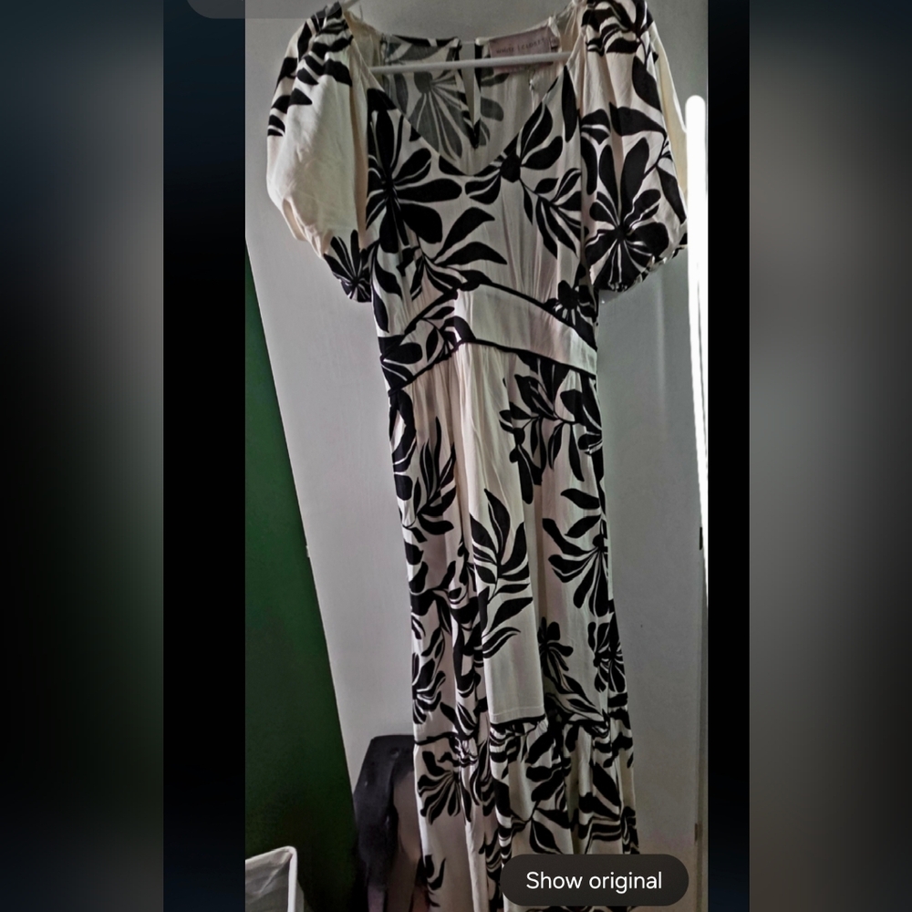 White Closet Elemets Maxi Dress